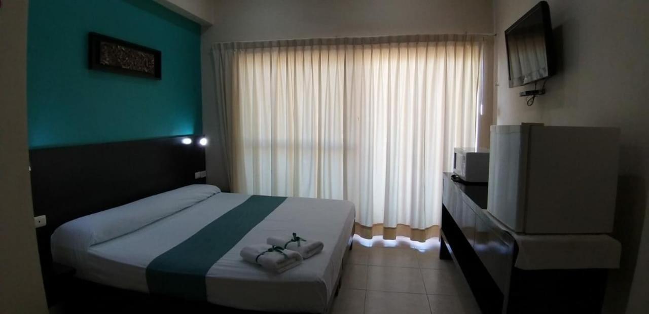 Hotel & Suites Domani Прогресо Экстерьер фото