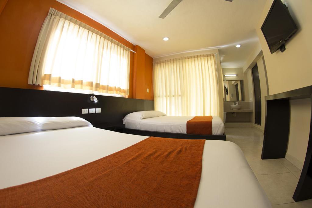 Hotel & Suites Domani Прогресо Экстерьер фото